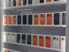 Apple iPhone 17 Pro Max/ Sony Playstation 5