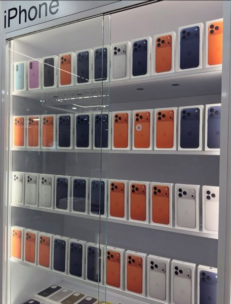 Apple iPhone 17 Pro Max/ Sony Playstation 5